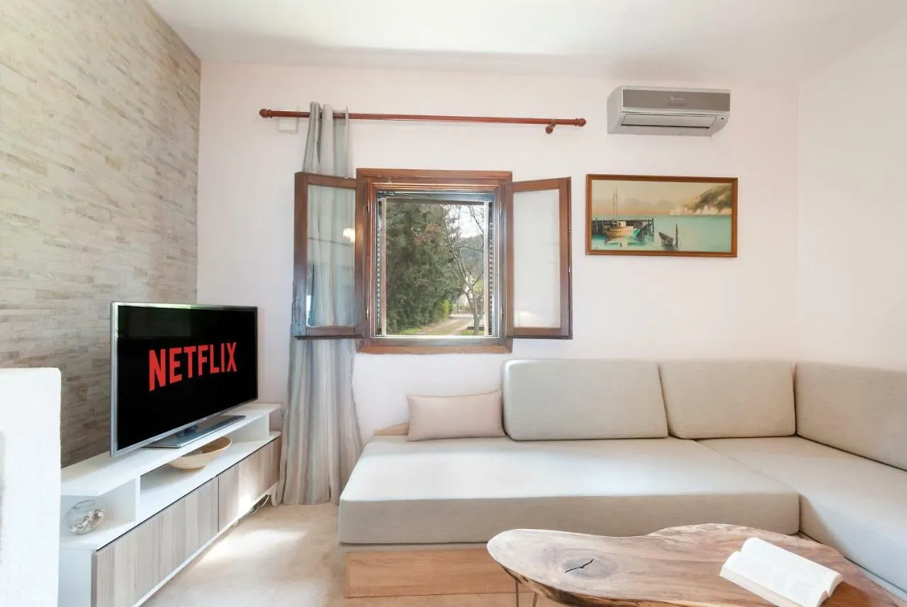 فيلا Private Seafront House In Vourvourou With Amazing View Of Diaporos Island بيت للعطل